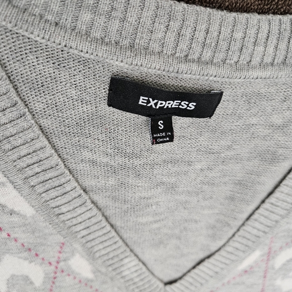 EXPRESS sleevless gray sweater vest size small - Picture 5 of 8